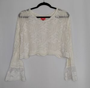 Elegant White Lace Knit Top